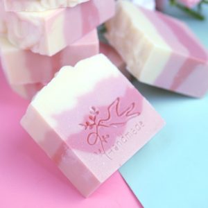 Herbal Soap Handmade Solid Soap Beauty Sponge Cleaner
