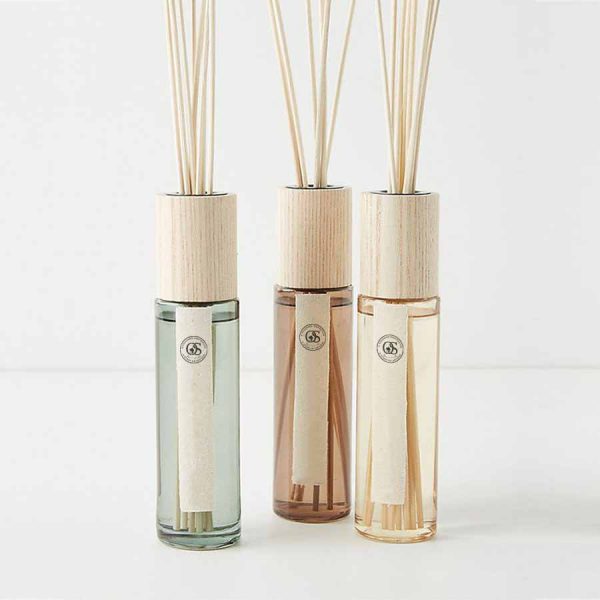Nest Holiday Reed Diffuser Hooga English Pear and Freesia