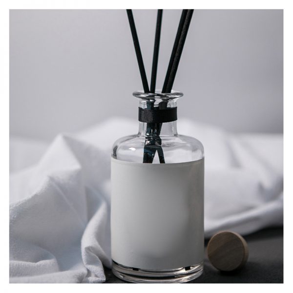 Neom Real Luxury Reed Diffuser PF Candle CO Reed Diffuser
