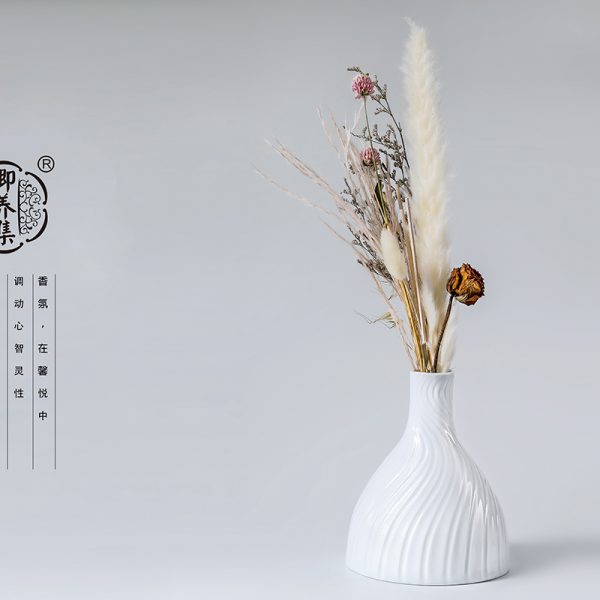 Aroma Oil Bottle with Reed Diffuser Reed Diffuser Bottle Black