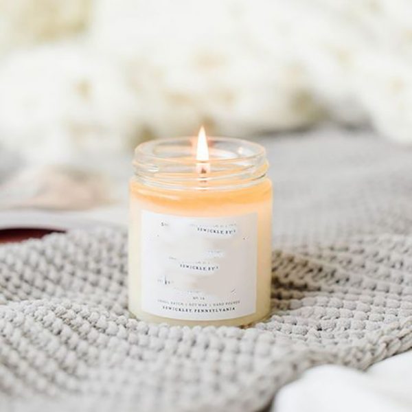 Red Apple Wreath Scented Candle With Glass Jar