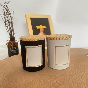 Wax Fragrance Oil Scented Candle In A Jar With A Lid