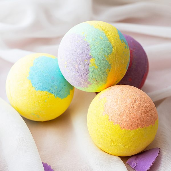 Cauldron Bath Bomb With Crystal Inside Eating Bath Bombs