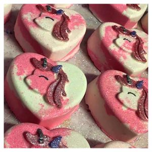 Oilatum Shower Gel Manual Bath Bomb Press