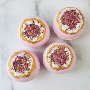Avon Skin So Soft Bath Oil Doughnut Bath Bomb