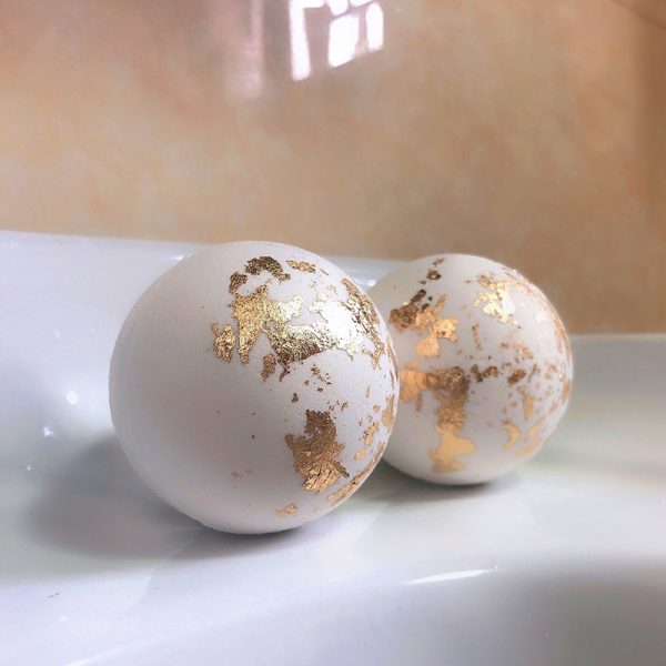 Bath And Body Works Shampoo Bath Bombs With Gifts